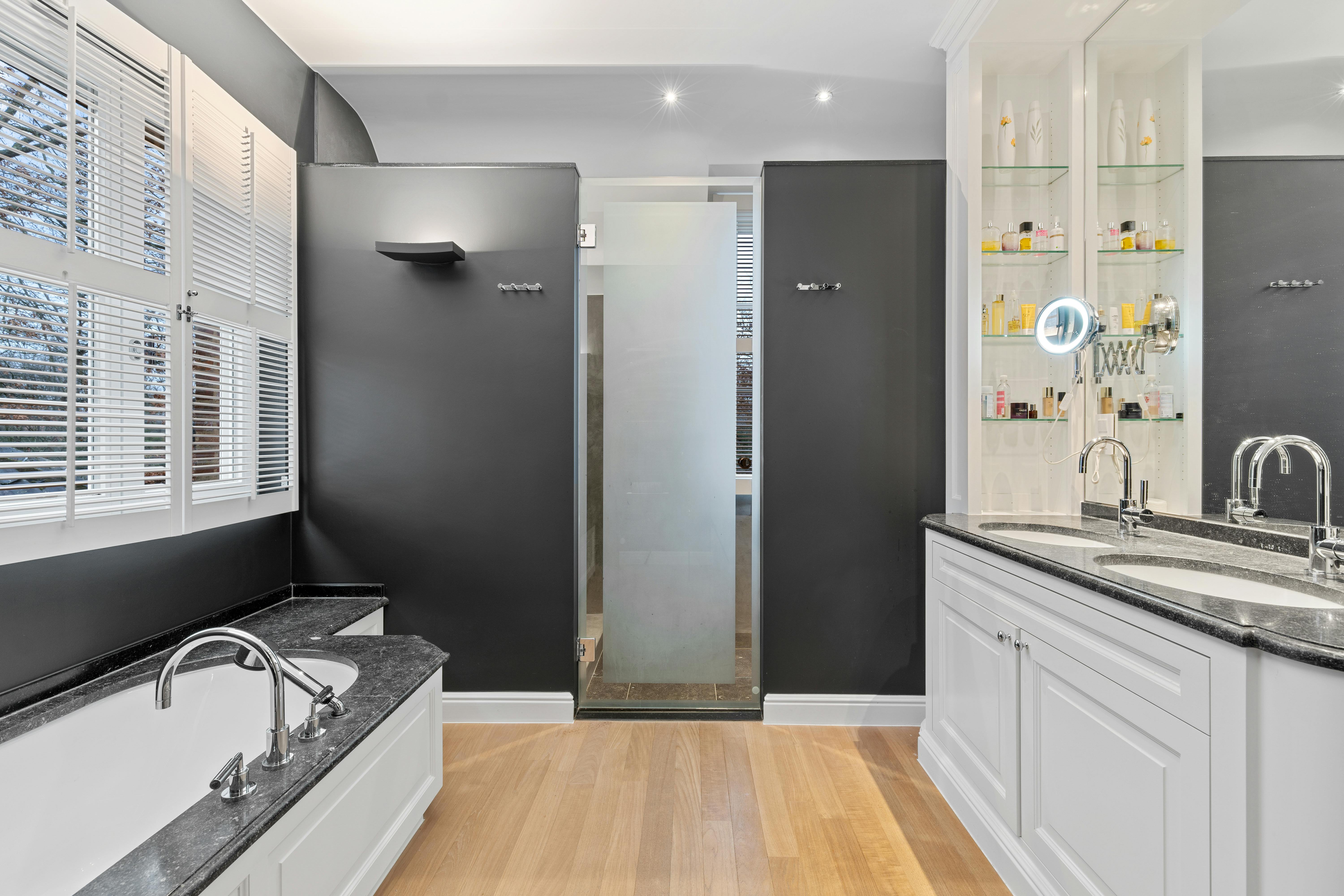 Riante Villa te Schilde met twee extra villagronden ov. foto 13