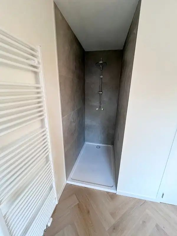 Stijlvol gerenoveerd appartement met 3 slaapkamers, garage en berging foto 13