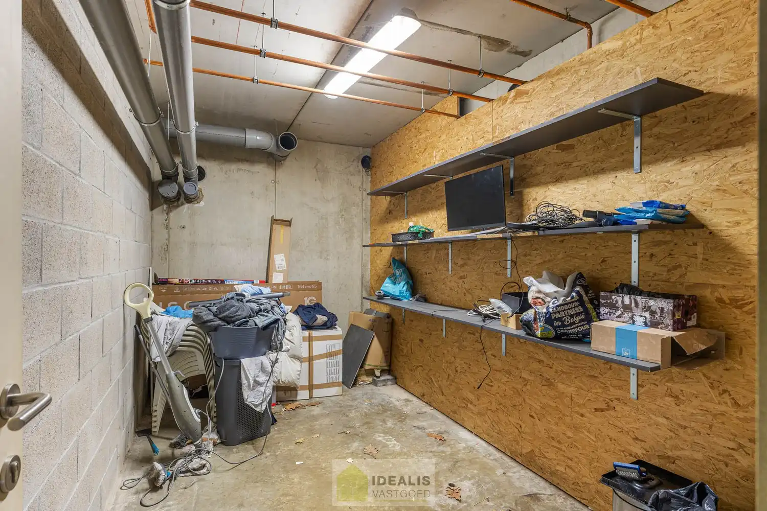 Idealis Vastgoed – Ruim op te frissen gelijkvloers appartement met 3 slaapkamers foto 32