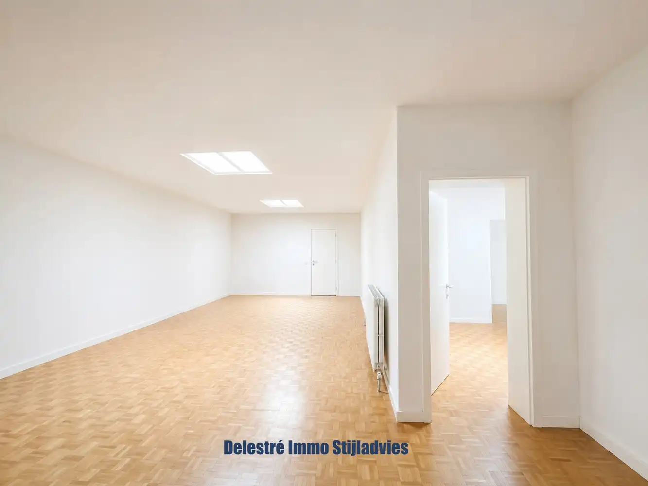Unieke praktijk- of kantoorruimte van ca. 190 m² INCLUSIEF 2 ruime garageboxen foto 2