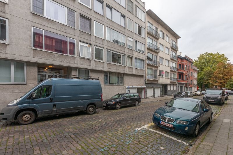 In centrum gelegen 3 slaapkamer appartement (2 normale en 1 kleintje) met terrasje en garage voor stadswagen (Energielabel C, elektr. goedgekeurd). foto 6