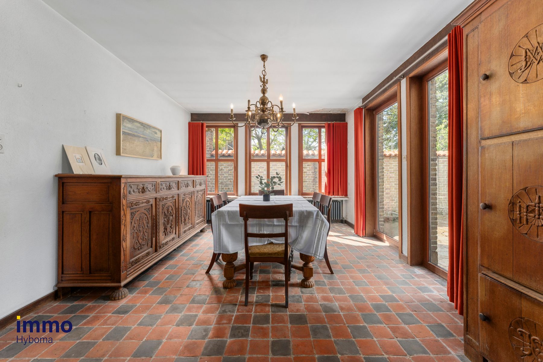 Karaktervolle woning met praktijkgedeelte in hartje Eeklo foto 5