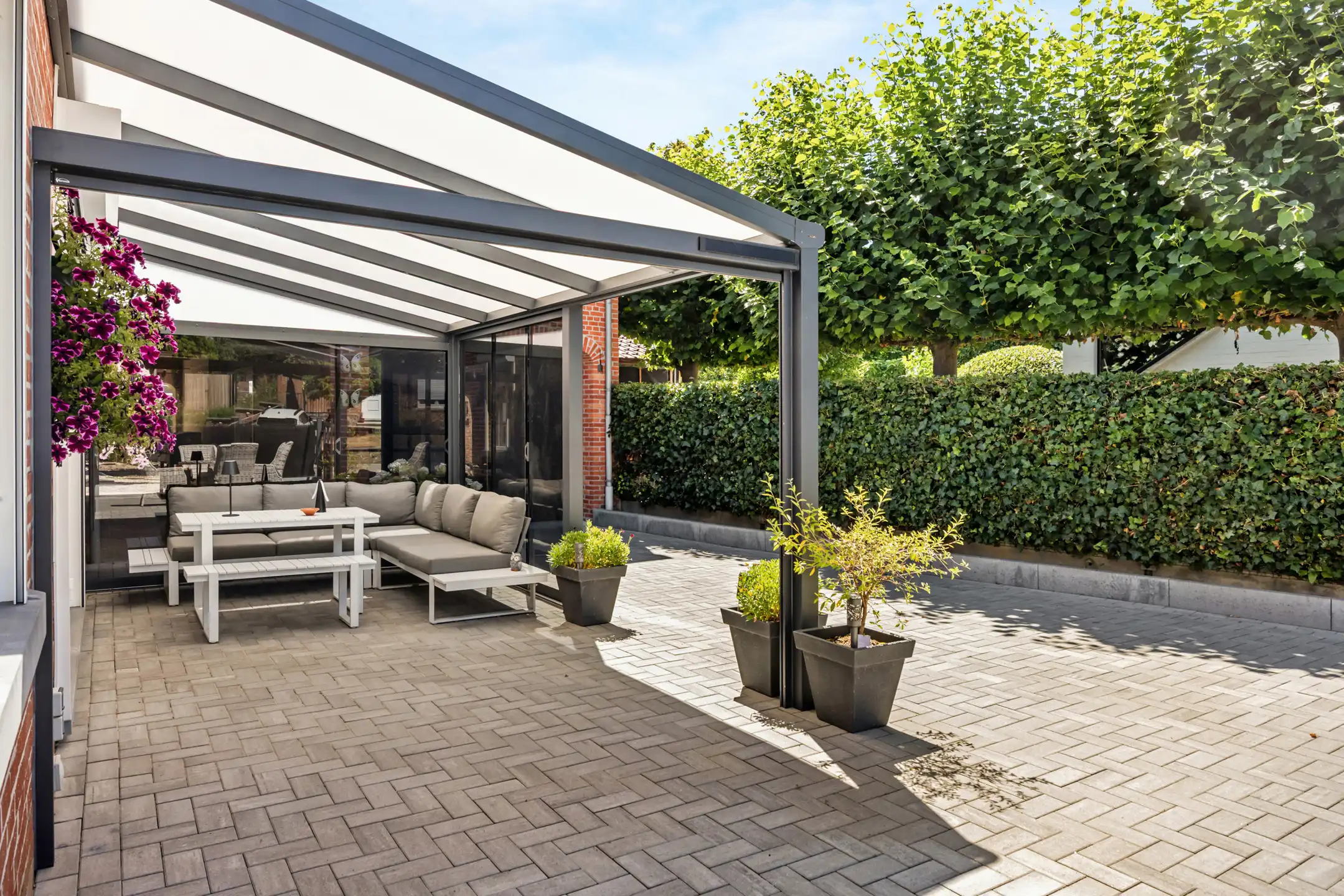 Gerenoveerde gezinswoning + werkplaats / garage foto 27
