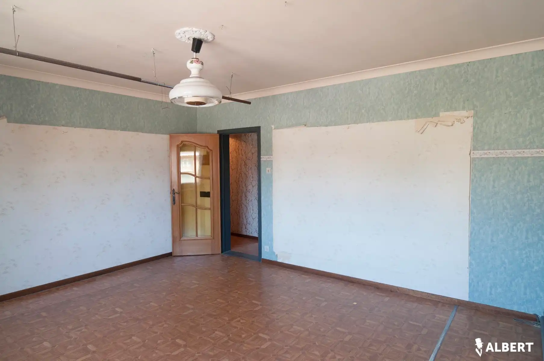 Leuke halfopen gezinswoning met potentieel op topligging! foto 13