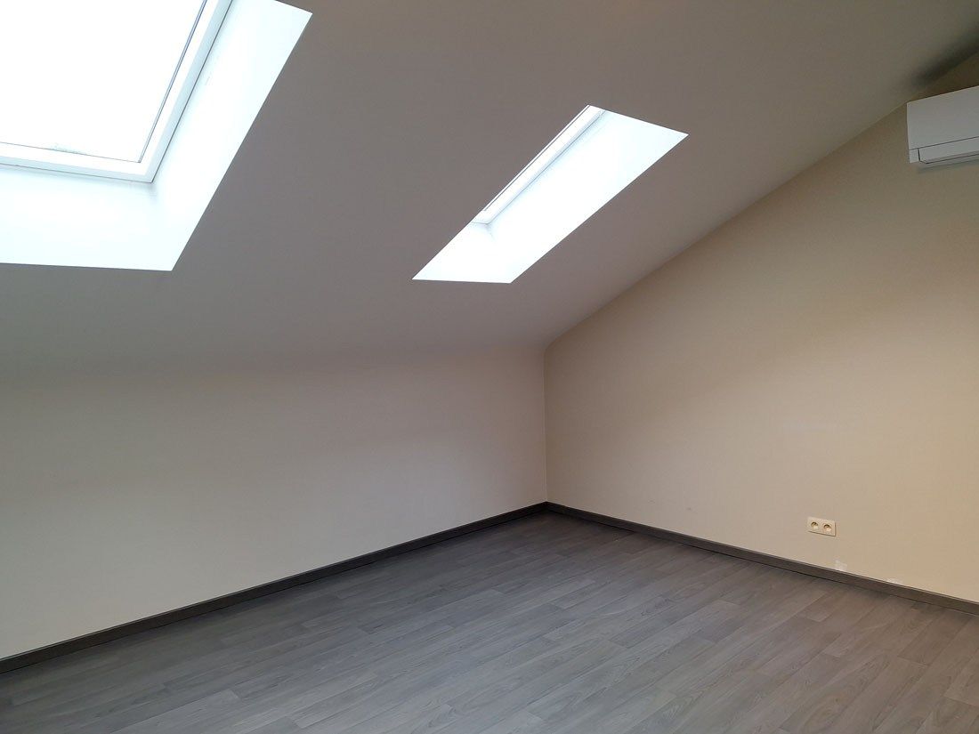 Prachtige eigentijdse woning in een groen kader foto 15