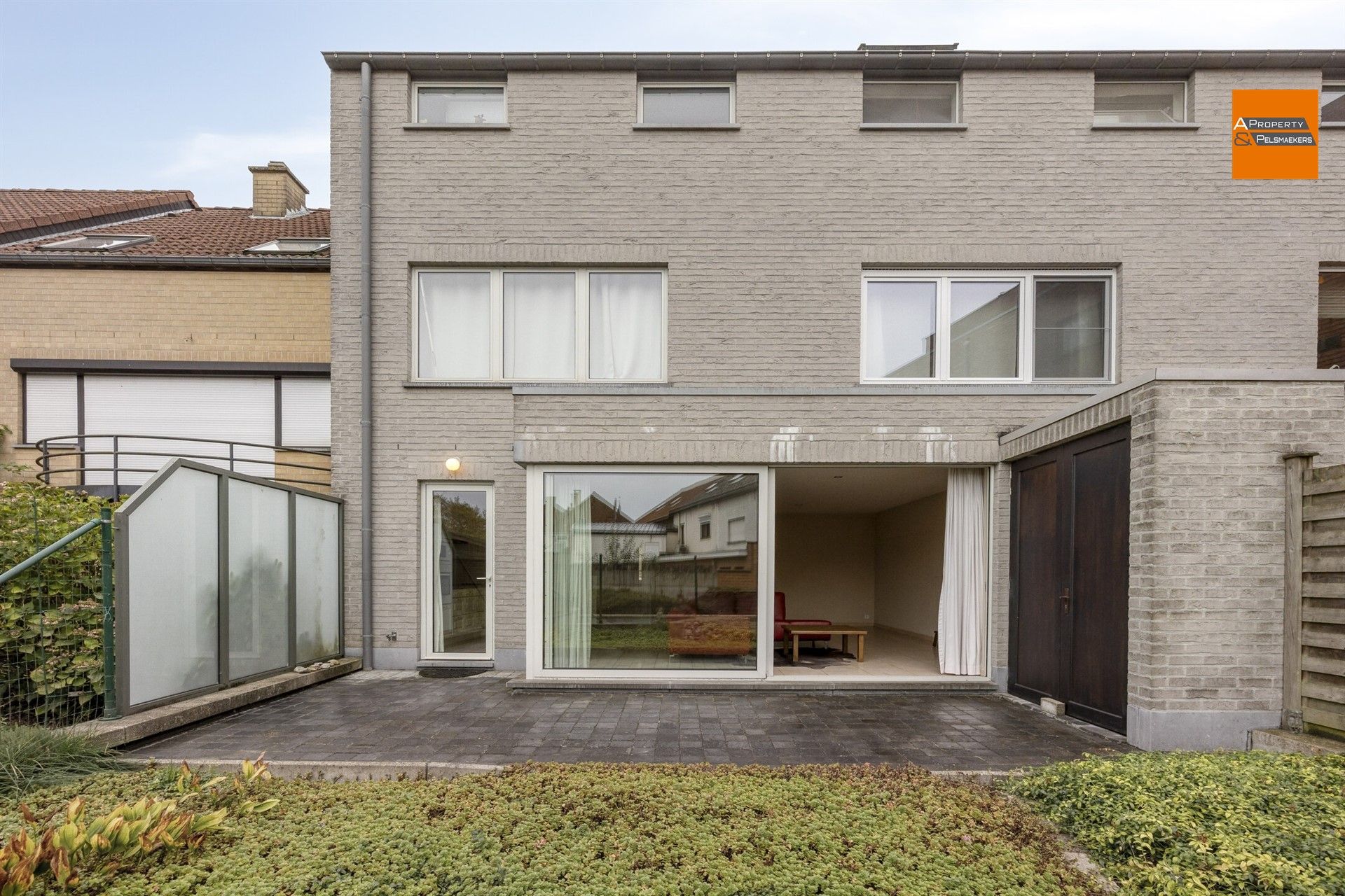 Gelijkvloers appartement met tuin en parking in het centrum van Meerbeek. foto 5