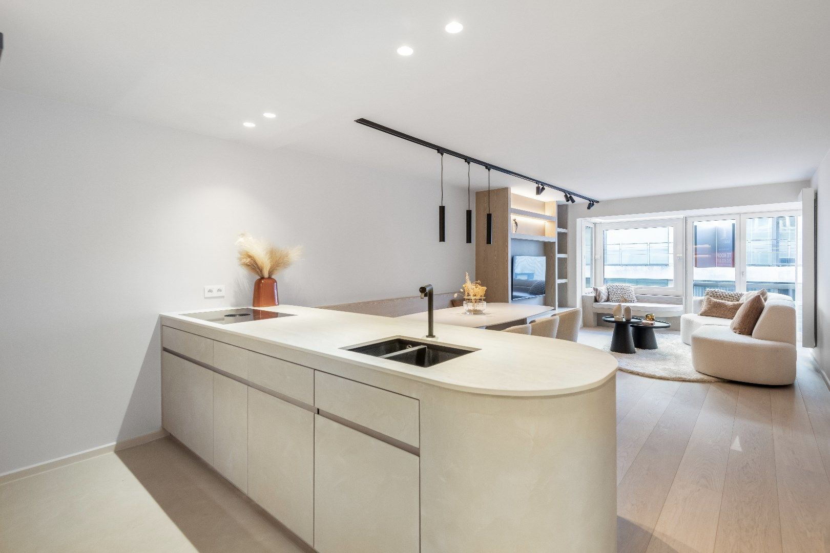 Prachtig, luxueus gerenoveerd appartement vlakbij strand en het Lichttorenplein.  foto 8
