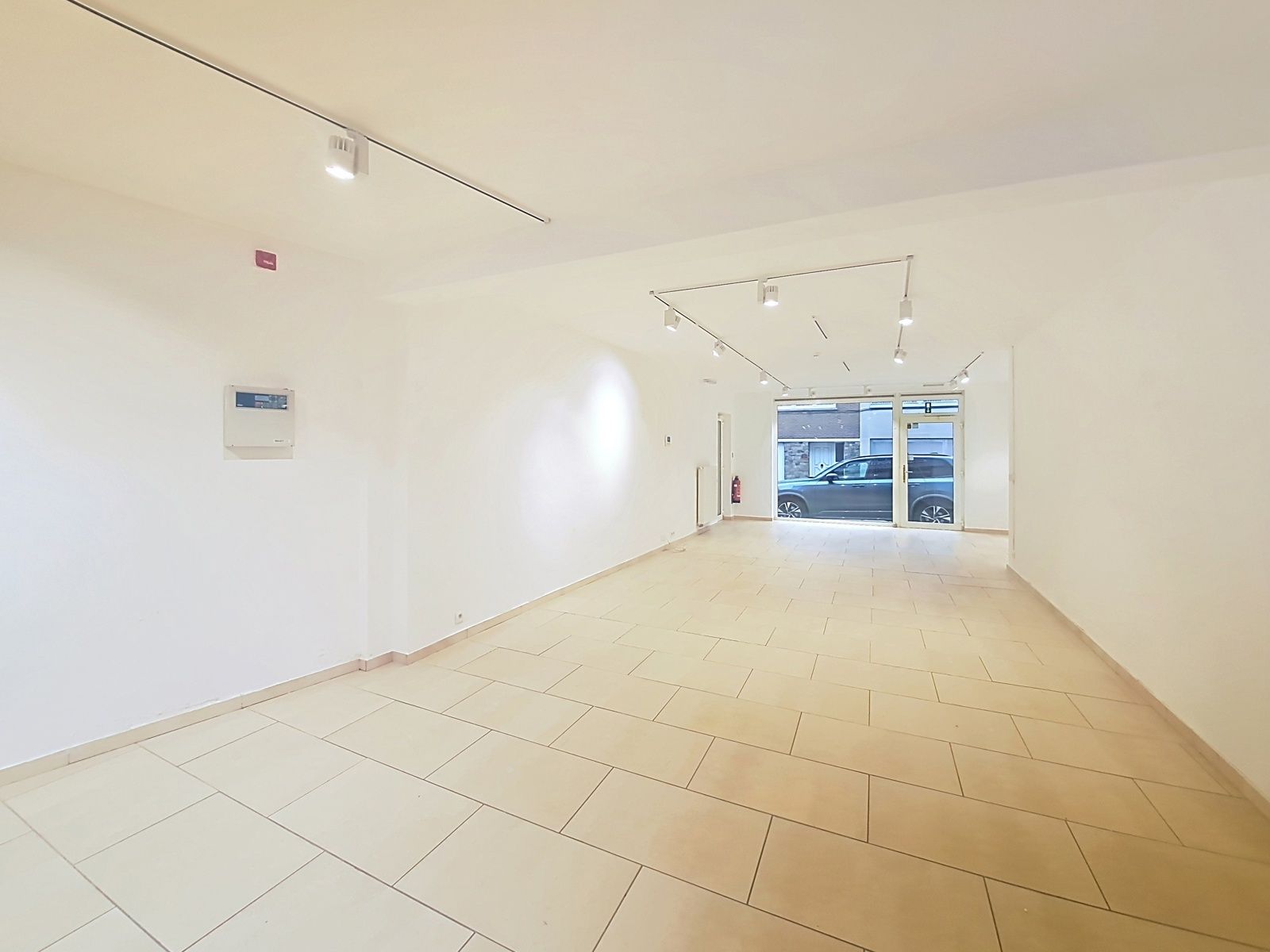 Commerciële ruimte te huur foto 3