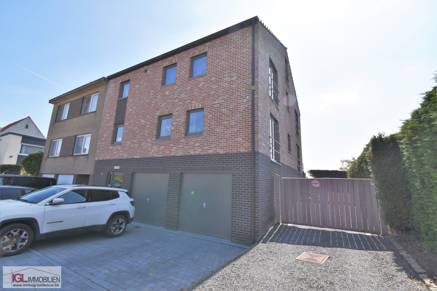 Duplex appartement met garage te huur foto {{pictureIndex}}