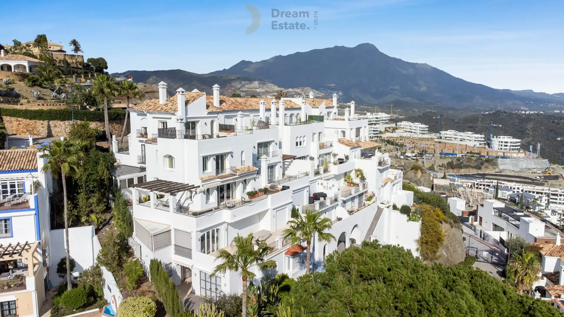 4 Slaapkamer duplex met adembenemende uitzichten te Las Colinas, Benahavís. foto 36