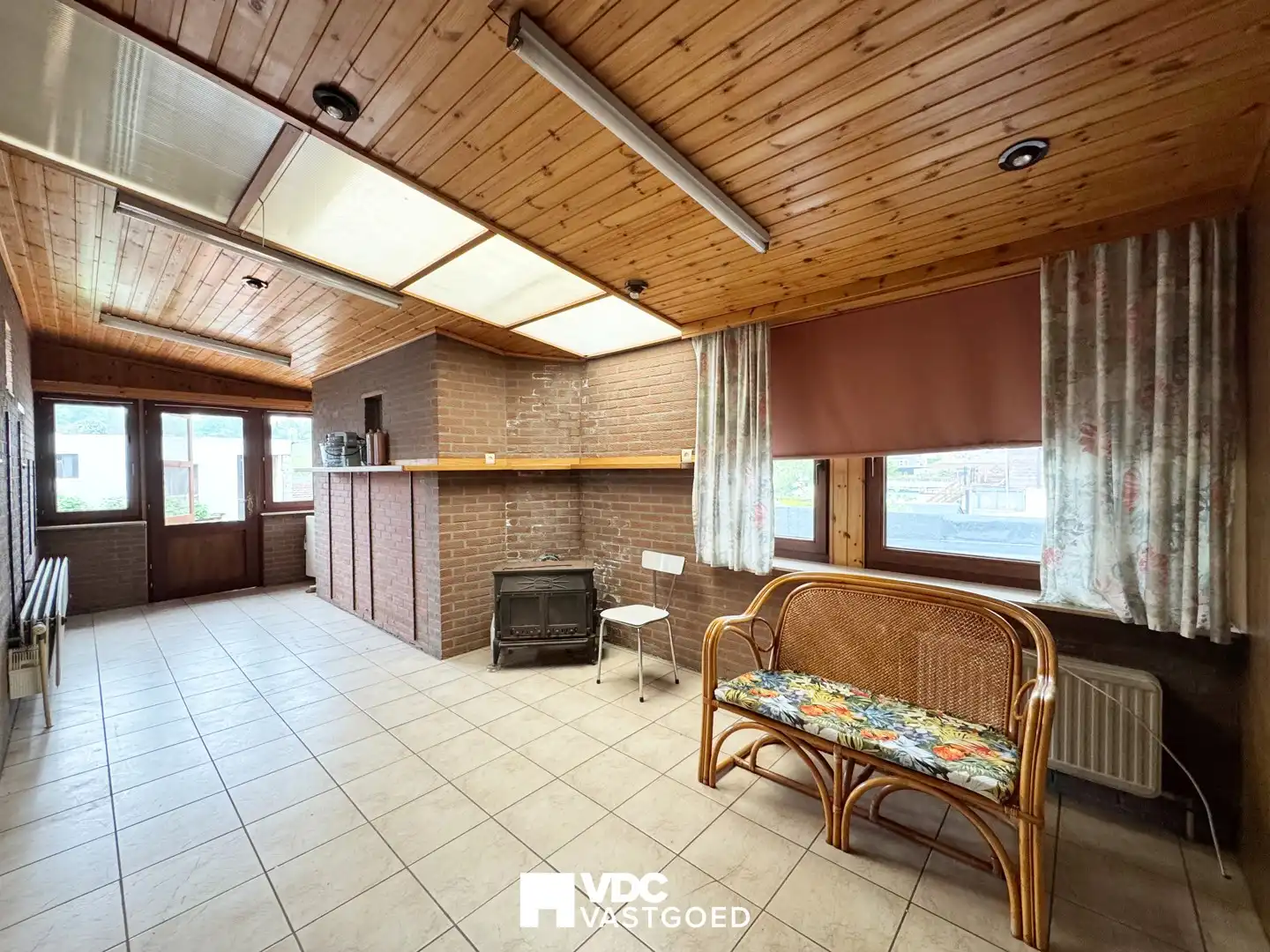 Te renoveren woning met werkplaats, garage en veel potentieel foto 13