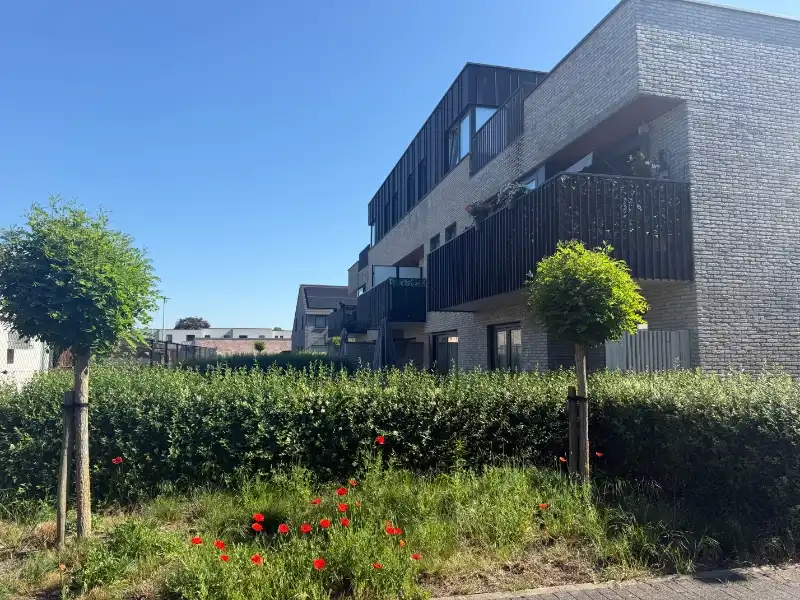 4 centraal gelegen app. met terras/tuin en garage! foto 3
