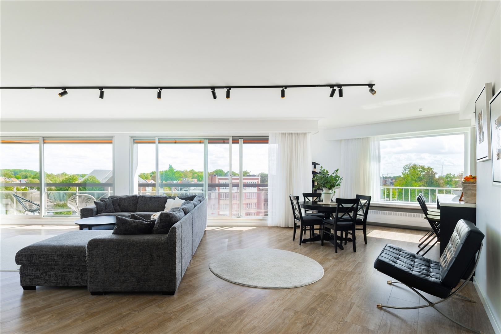 Ruim gerenoveerd appartement (177 m²) met terrassen  foto 2