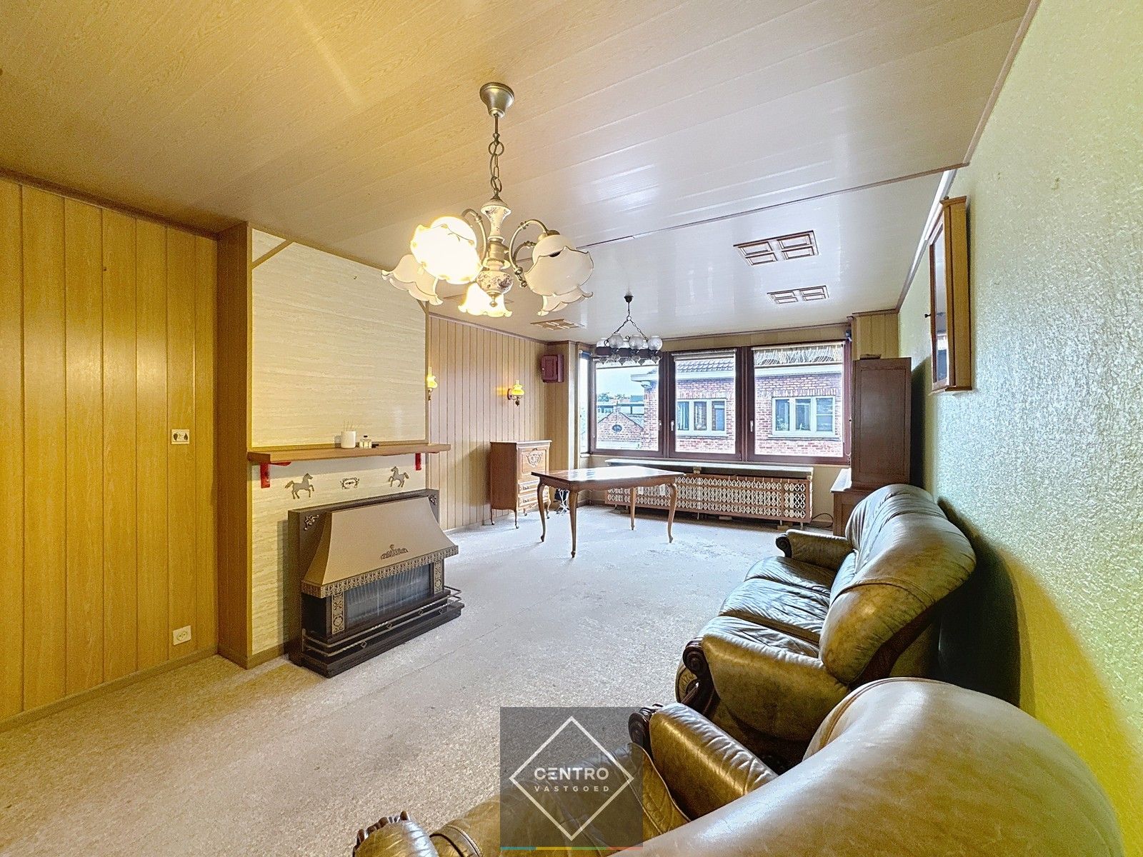 Bel-etage met RUIME garage te Sint-Andries! foto 3