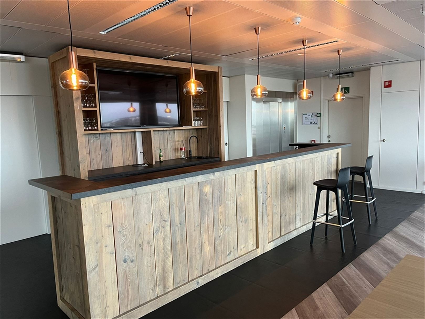 Modern kantoor op wandelafstand van Zurenborg foto 6