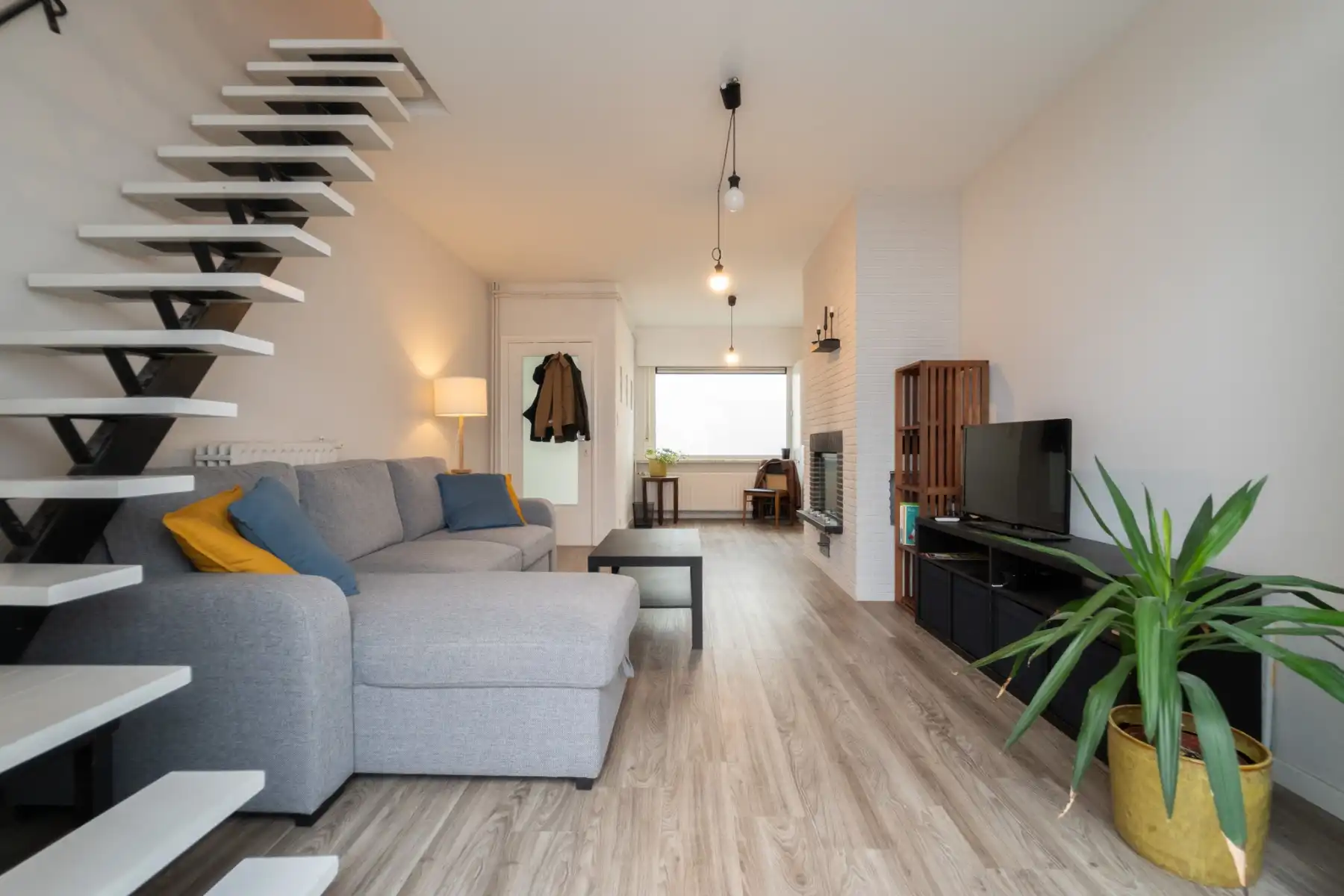 Woning met drie slaapkamers en een zuid gerichte tuin foto 2