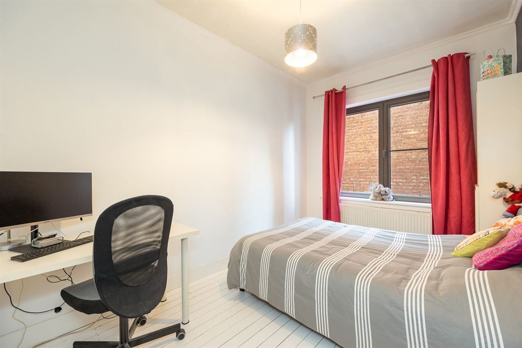 Lichte, instapklare woning met stadstuin foto 20