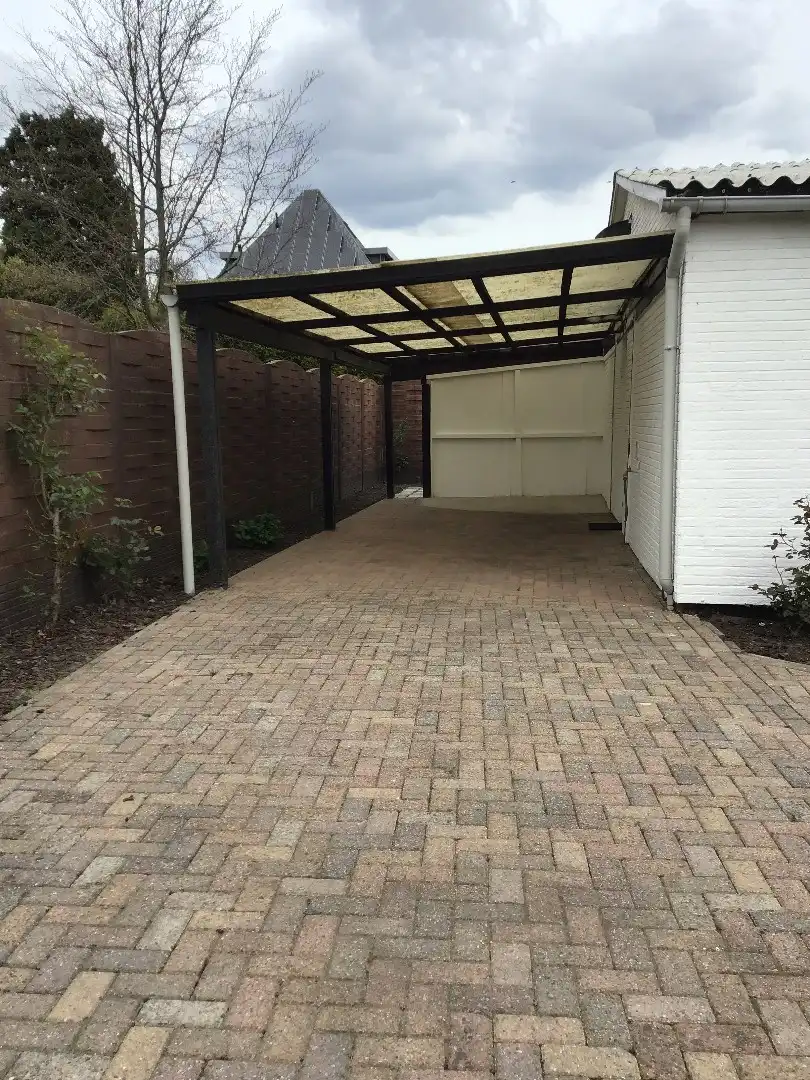 Laagbouwwoning met 2 slpk, carport en tuin foto 14