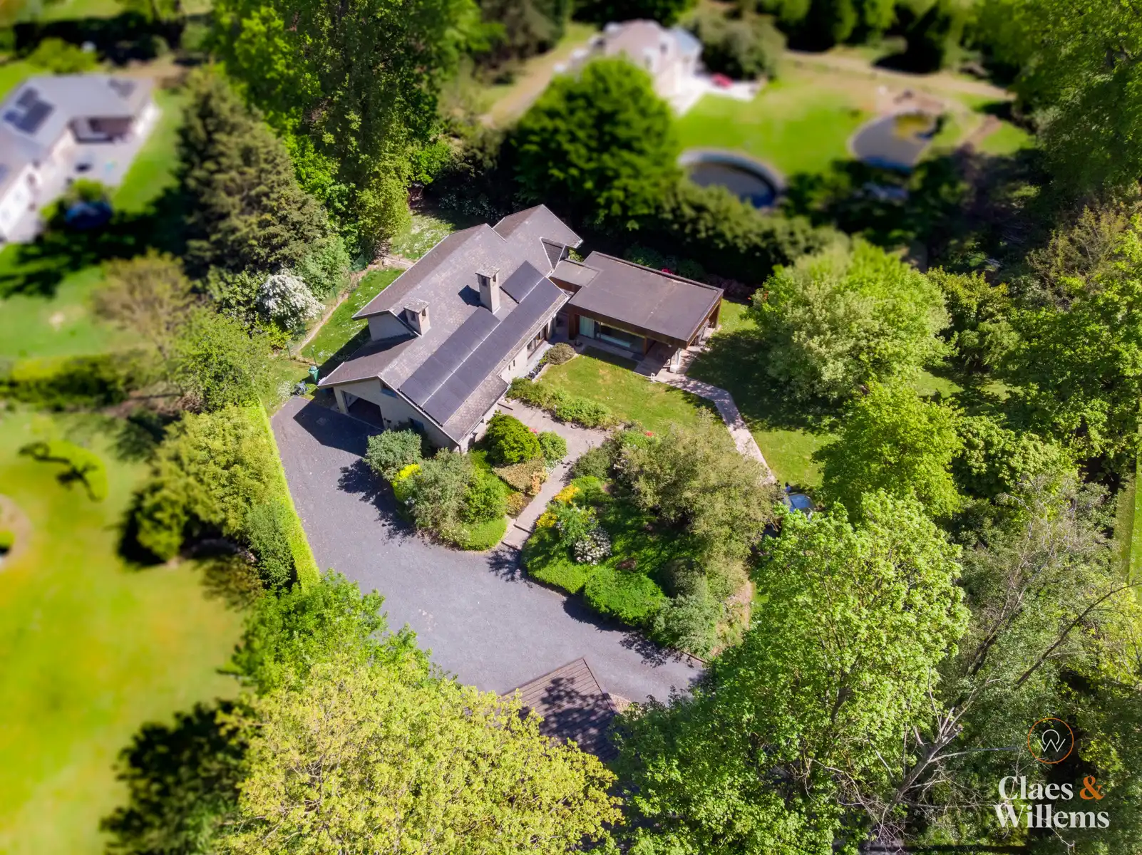 Ruime villa in het Bois de Strihoux foto {{pictureIndex}}