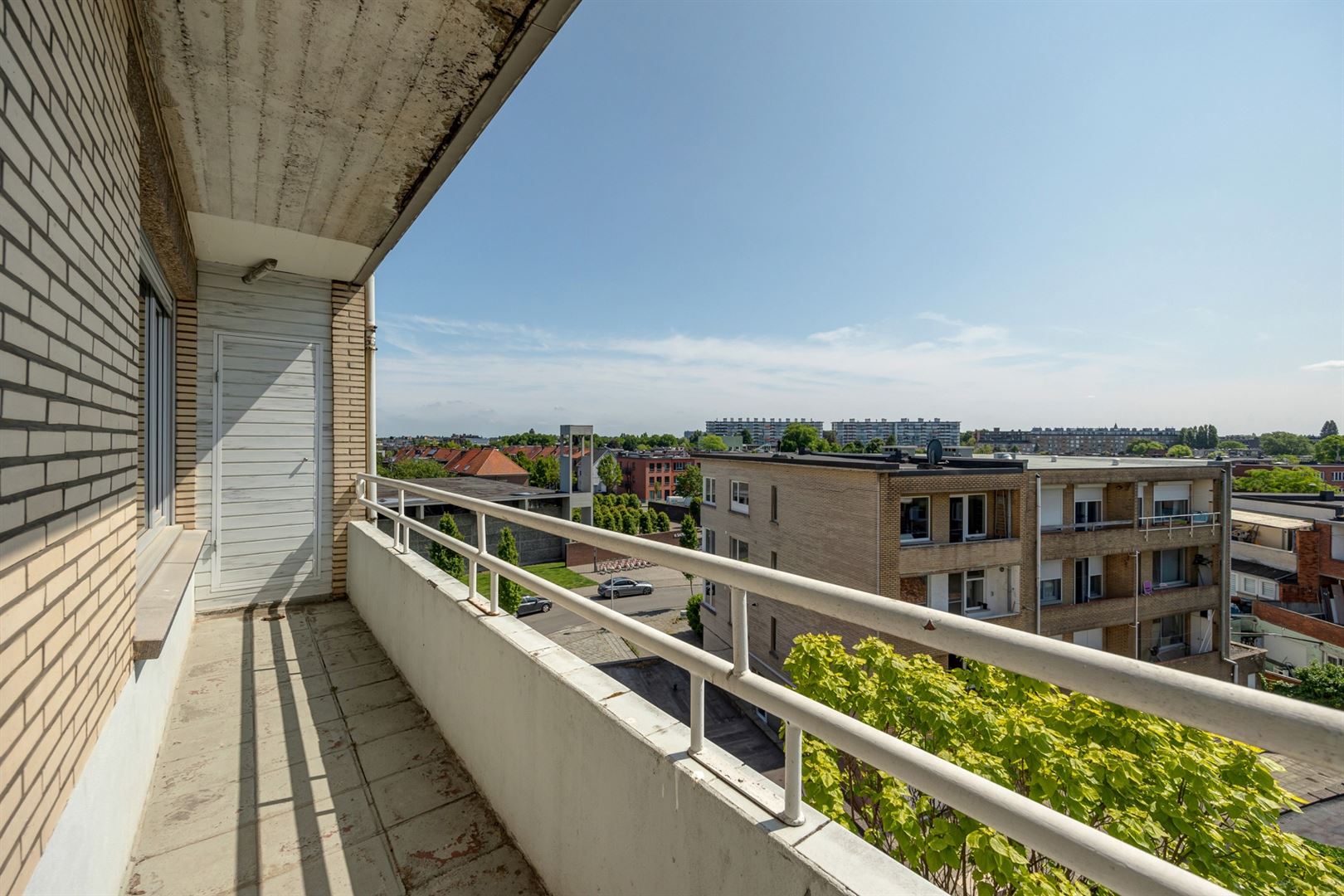 Ruim 2 slaapkamer appartement te Merksem foto 16