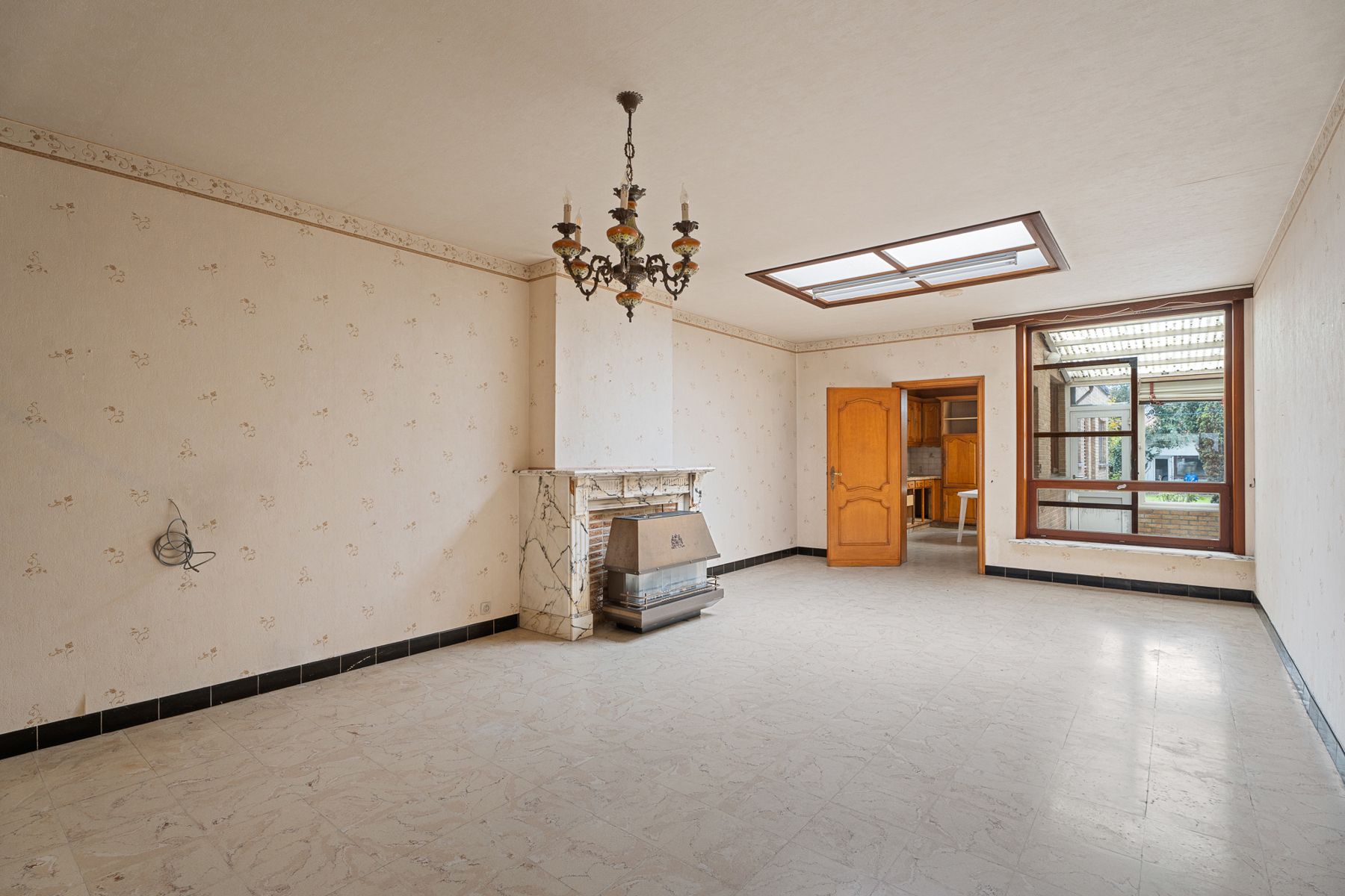 Te renoveren woning met potentieel in centrum Wetteren! foto 3