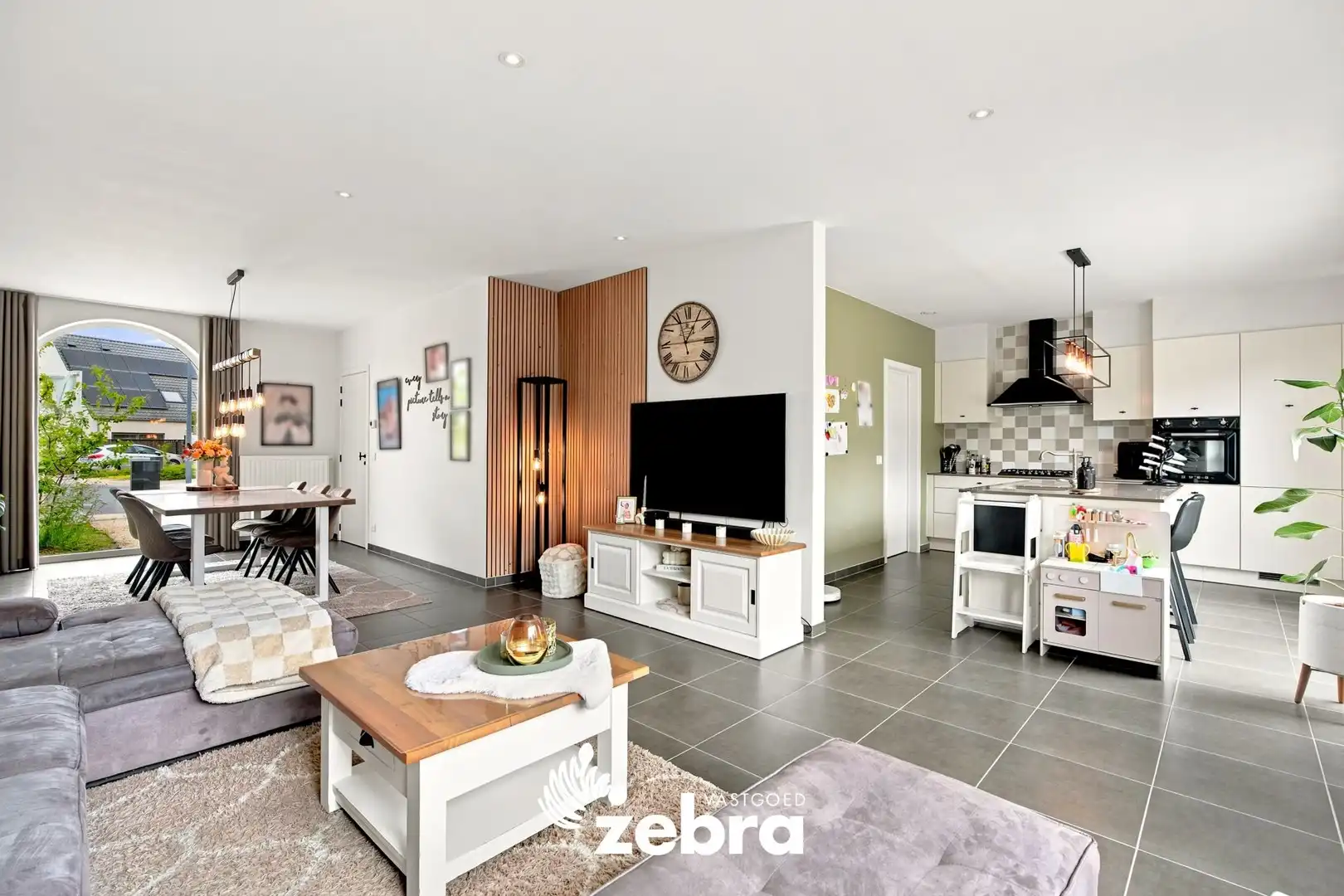 Modern wooncomfort in een instapklare woning met 4 slaapkamers! foto 6