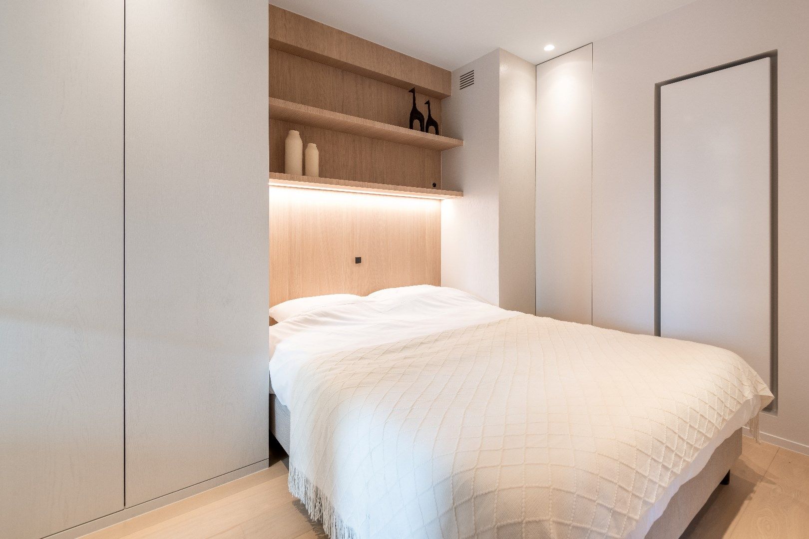 Luxueus gerenoveerd appartement gelegen op minder dan 100 meter van het strand foto 8