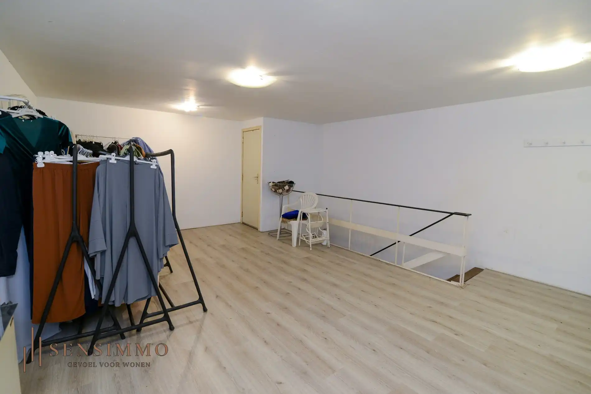 Handelspand in shopping 3 te Genk foto 8