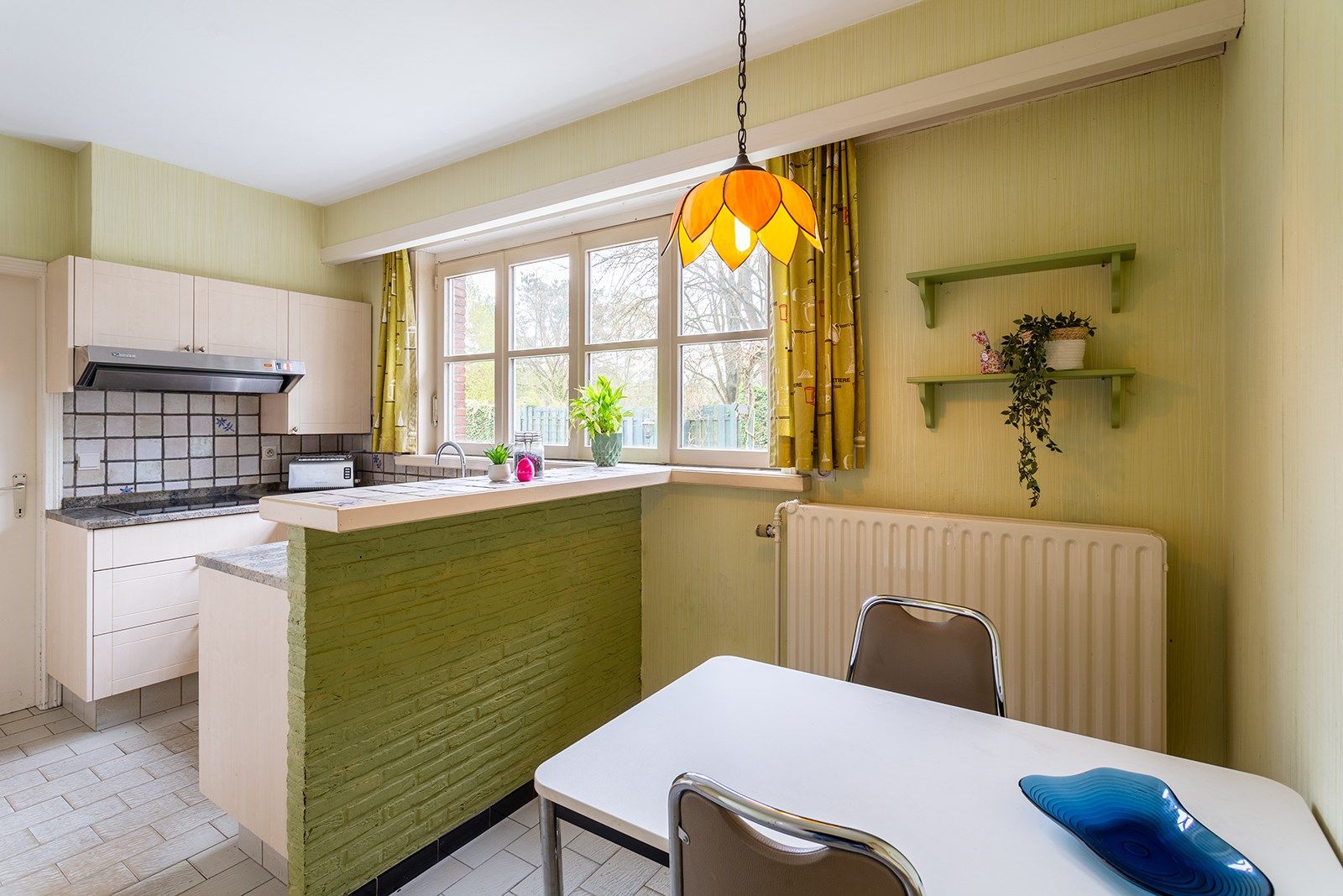 Jaren 70 villa op ruim perceel  foto 16