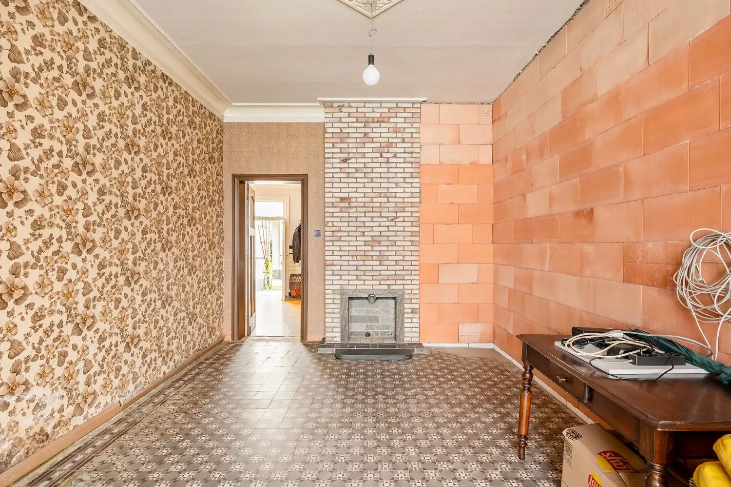 TE RENOVEREN WONING MET 3 SLPKS, PRACHTIGE TUIN + ACHTERLIGGENDE STAANPLAATS foto 12