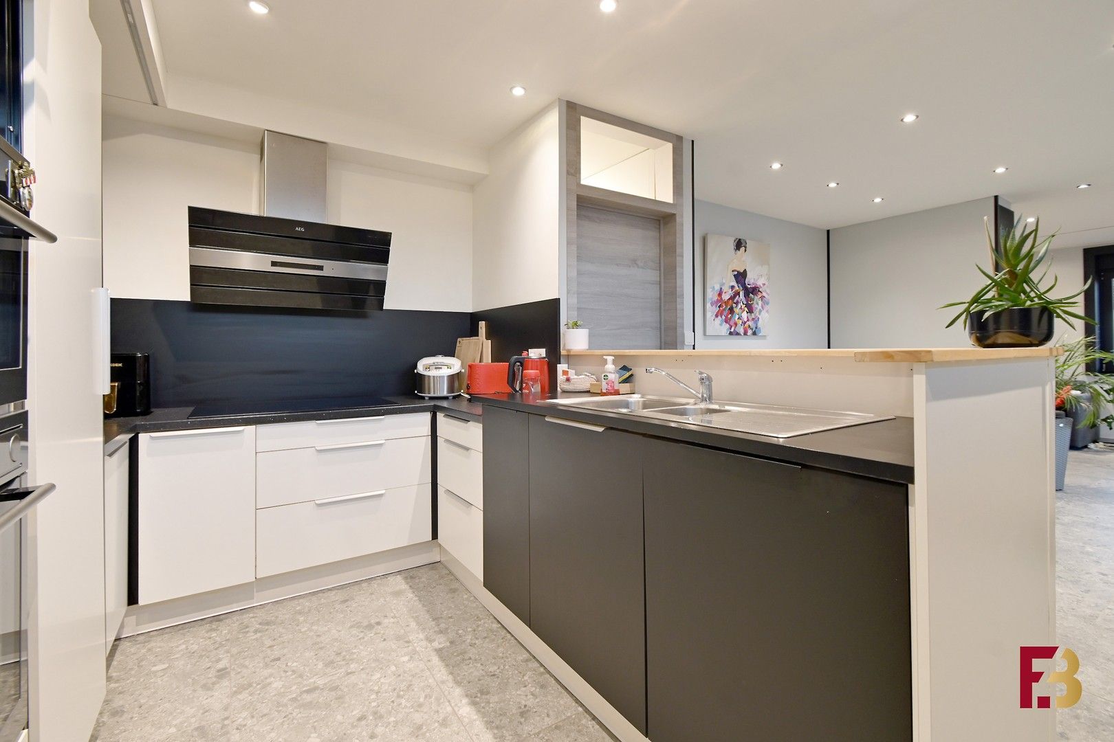 Stijlvol en ruim appartement met terras nabij het centrum van Merelbeke foto 8