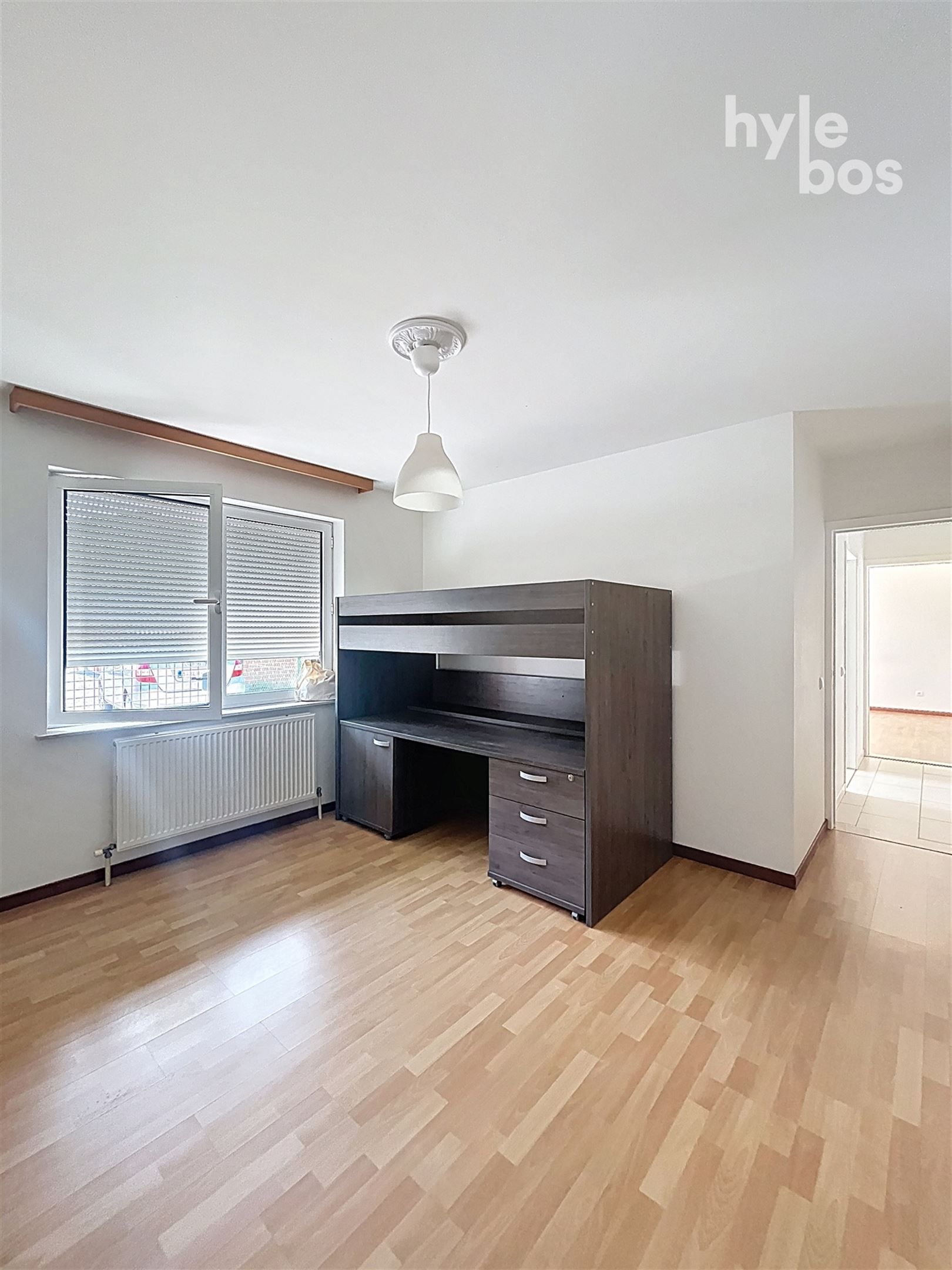 Gelijkvloers 3 slaapkamer appartement met tuin en garage foto 9
