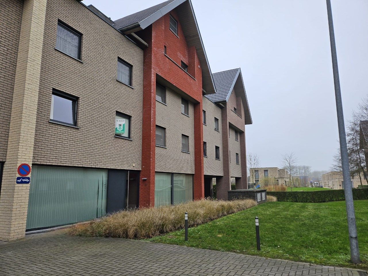 Recent en energiezuinig appartement met mooi terras in rustige residentie nabij de Damse Vaart. foto 18