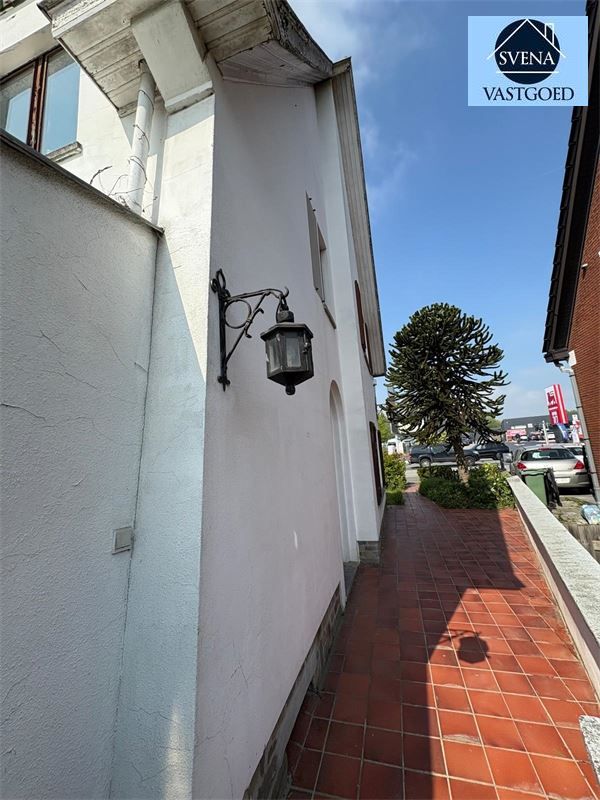 STATIGE TE RENOVEREN WONING MET 3 SLAAPKAMERS, GARAGE EN TUIN foto 2