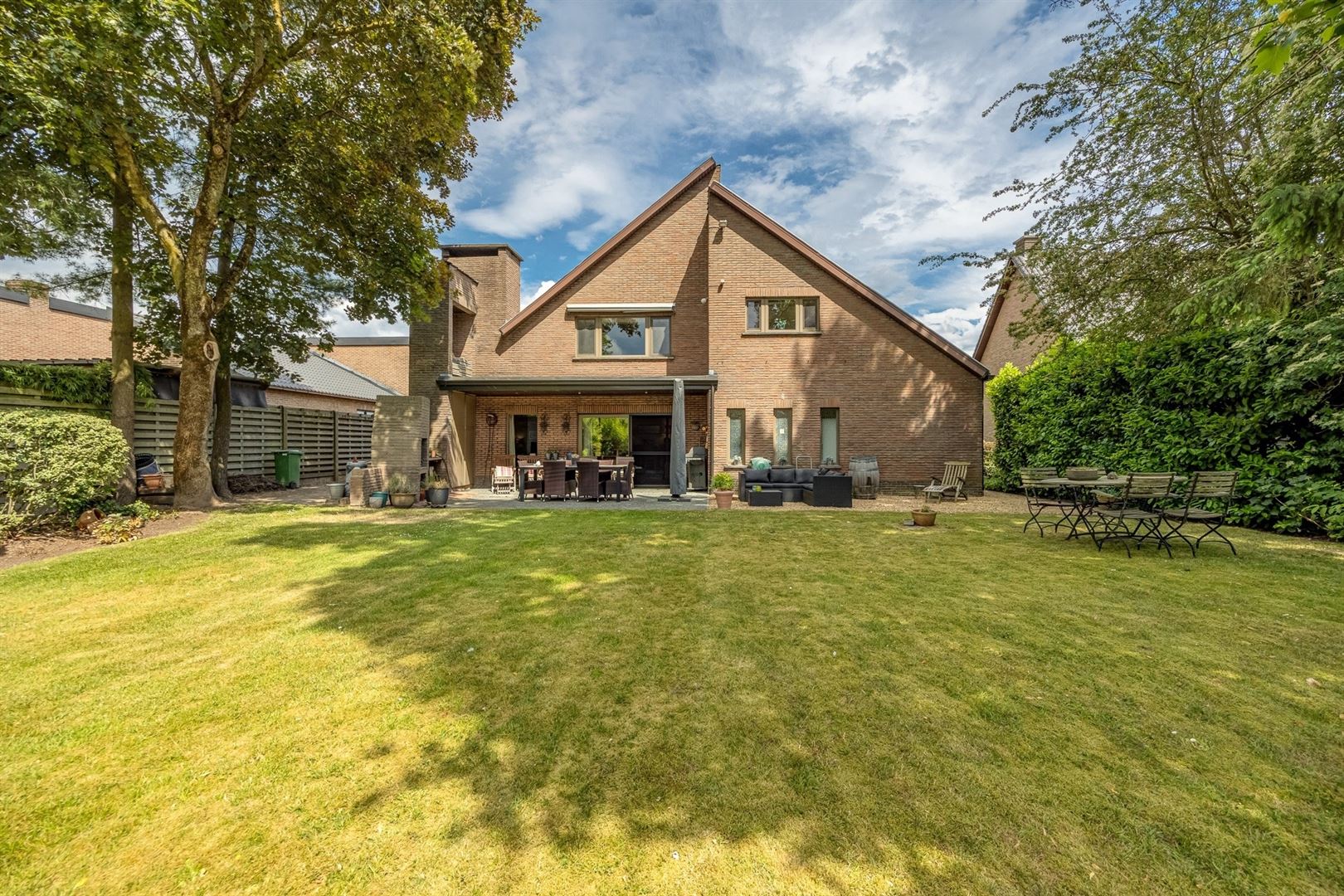 Riante villa met kantoor- of kangoeroemogelijkheden in Zandhoven foto {{pictureIndex}}