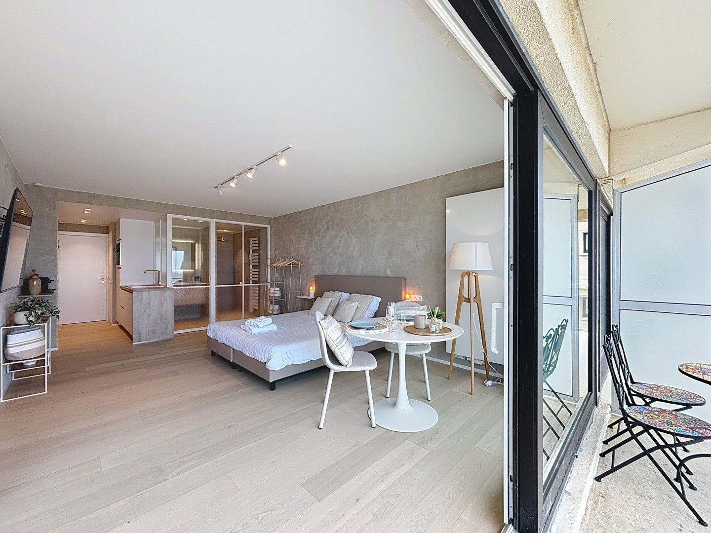 Luxe Studio met Frontaal Zeezicht – Volledig Gerenoveerd foto 13