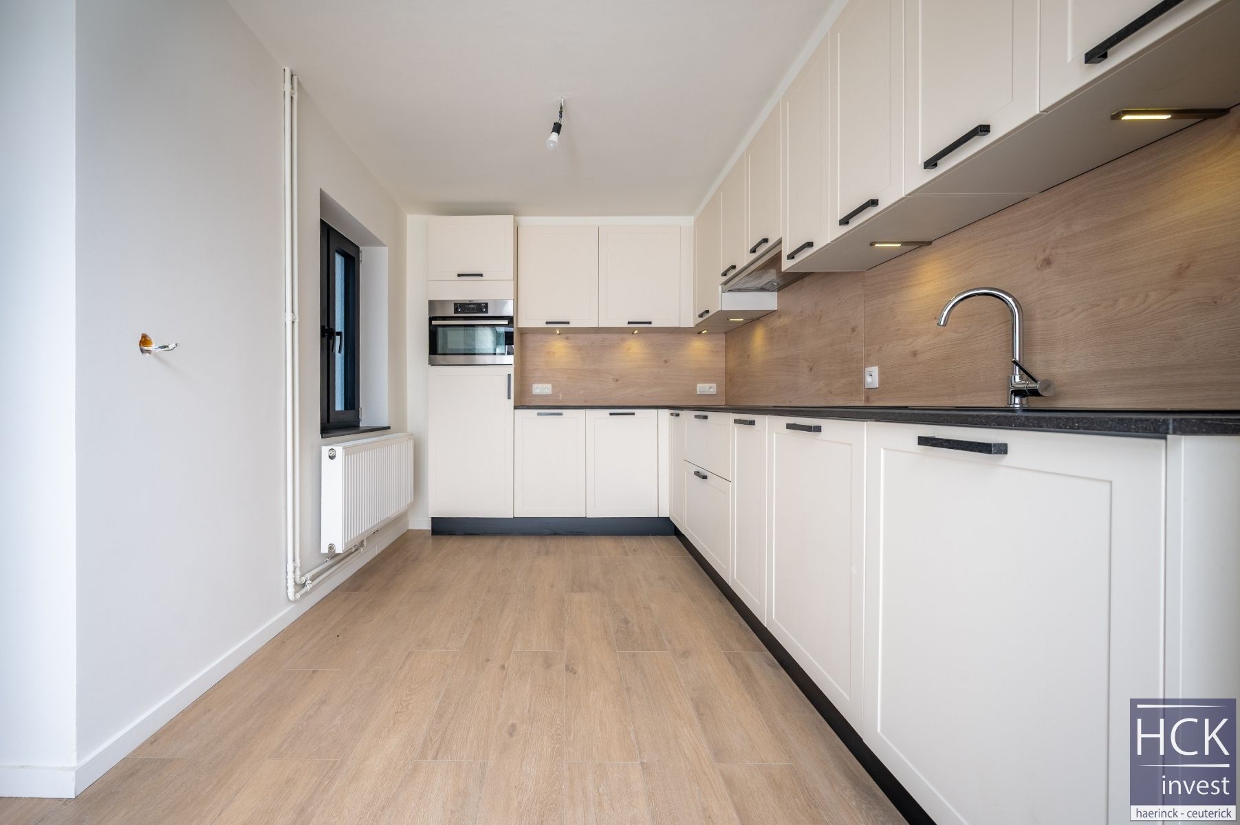 KRUISHOUTEM - Gerenoveerde en instapklare woning met 4 SLPK! foto 9