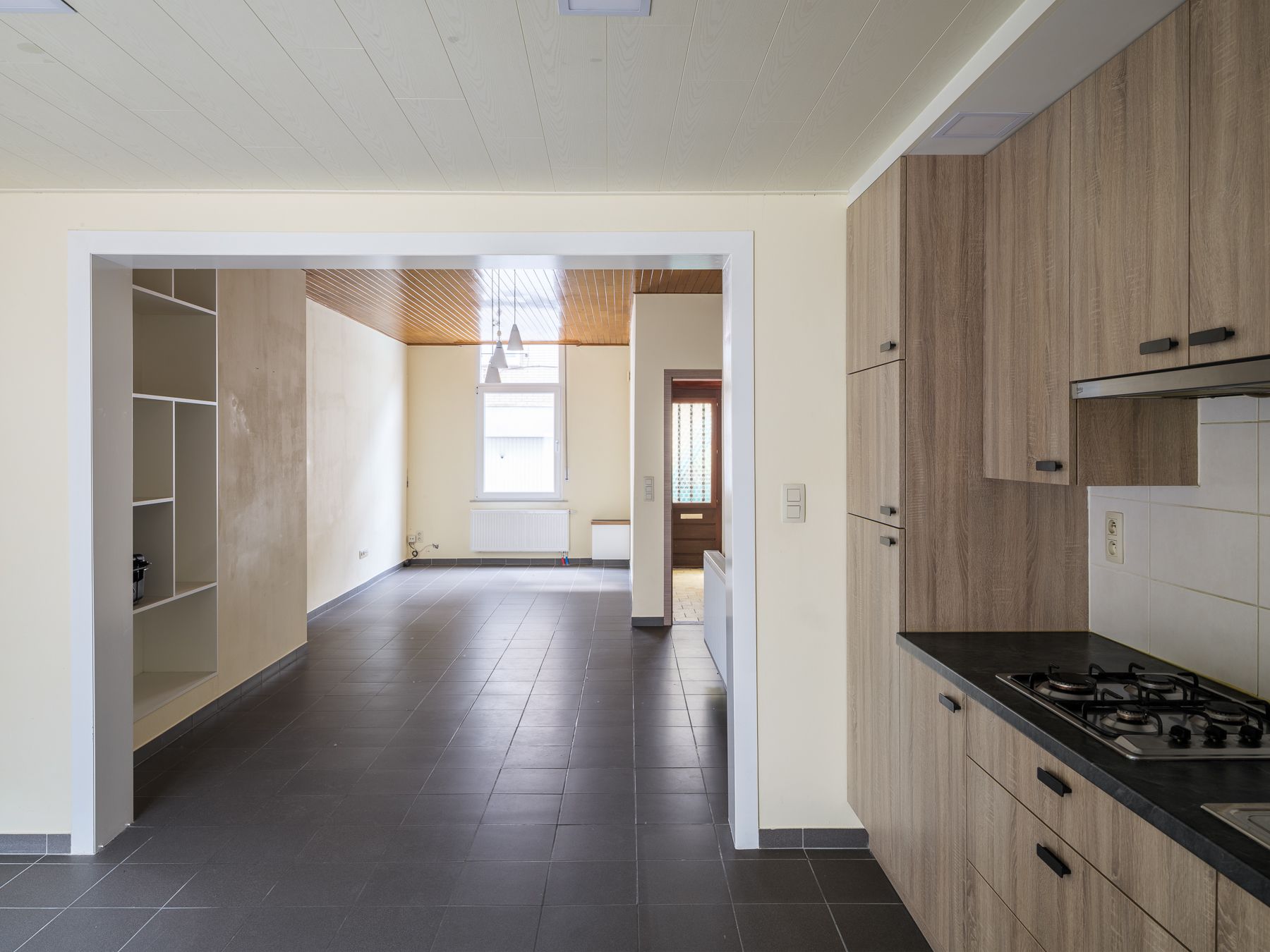 Instapklare woning met zonnig terras nabij het Keizerpark foto {{pictureIndex}}