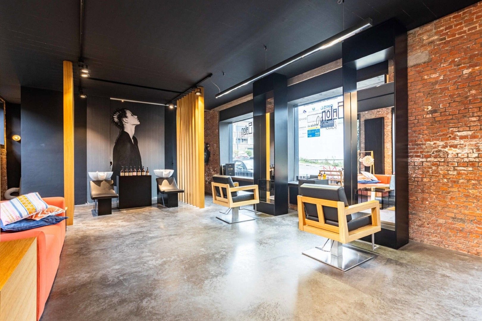 HIGH-END HANDELSRUIMTE OF KANTOOR MET GARAGE foto 26