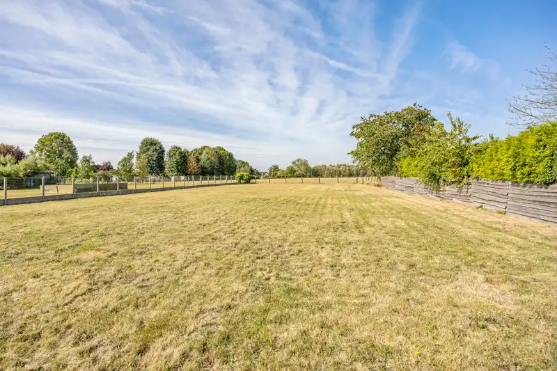Charmante woning met aangrenzende stellen op 17are foto 37