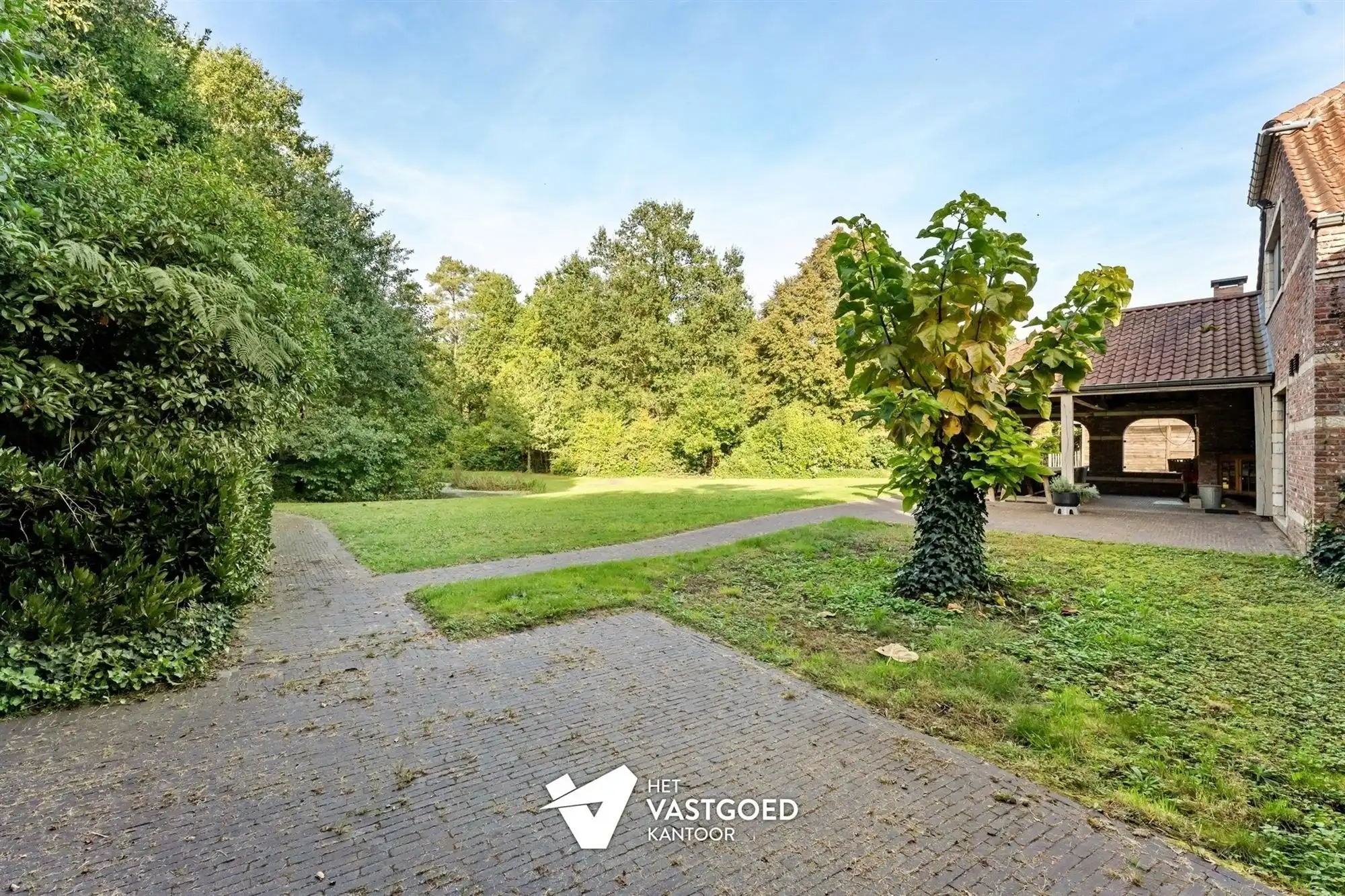 PRACHTIGE AUTHENTIEKE VILLA (585M²) MET BINNENZWEMBAD EN ZWEMVIJVER OP EEN PERCEEL VAN 48A75 TE KERMT foto 36