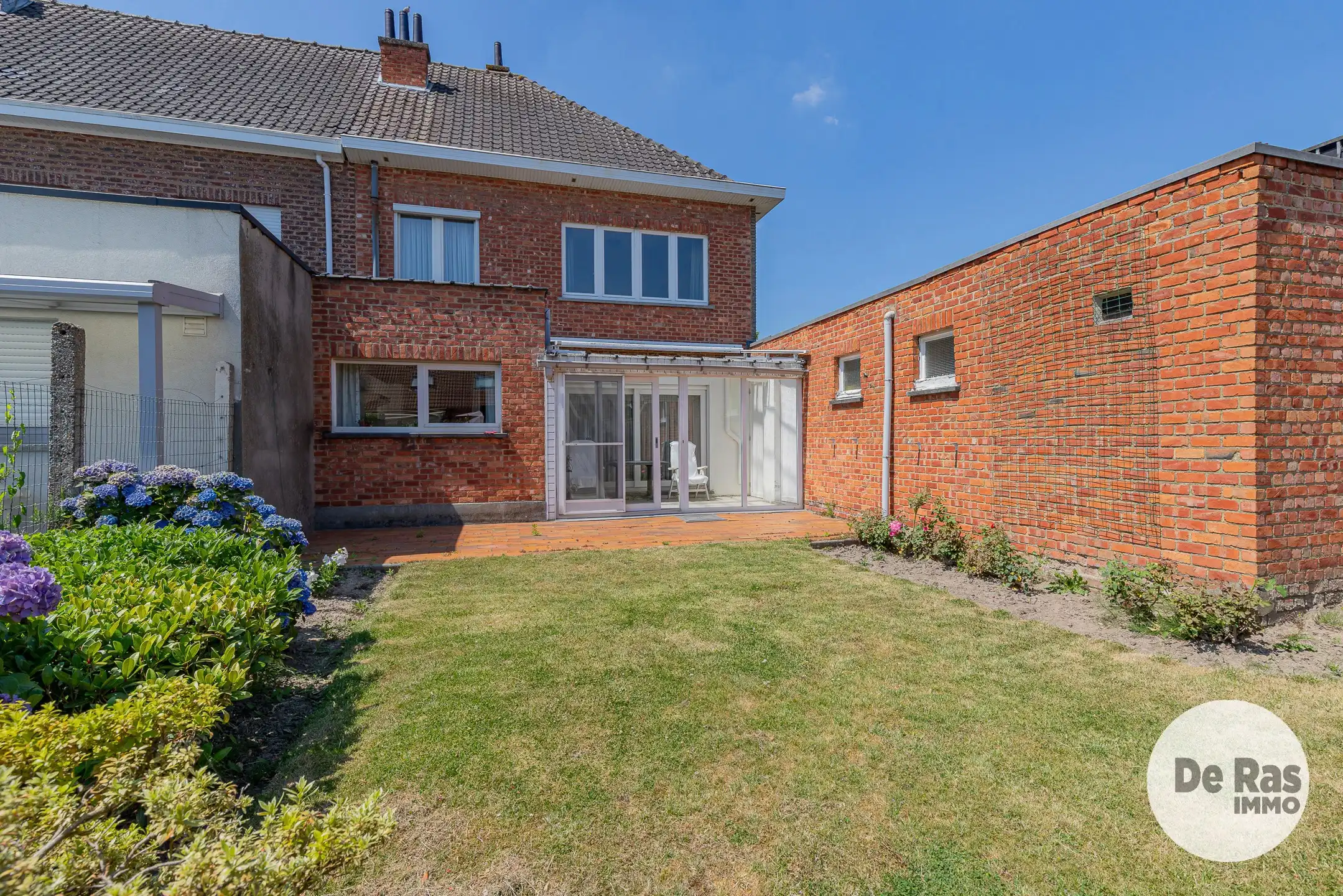 AALST–Goed onderhouden halfopen bebouwing met garage en tuin foto 2