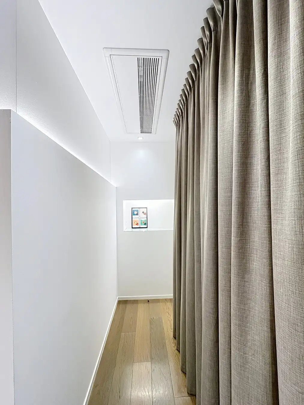 Winkelpand TE HUUR met industriële uitstraling in de Delaerestraat tussen stijlvolle handelszaken. foto 10