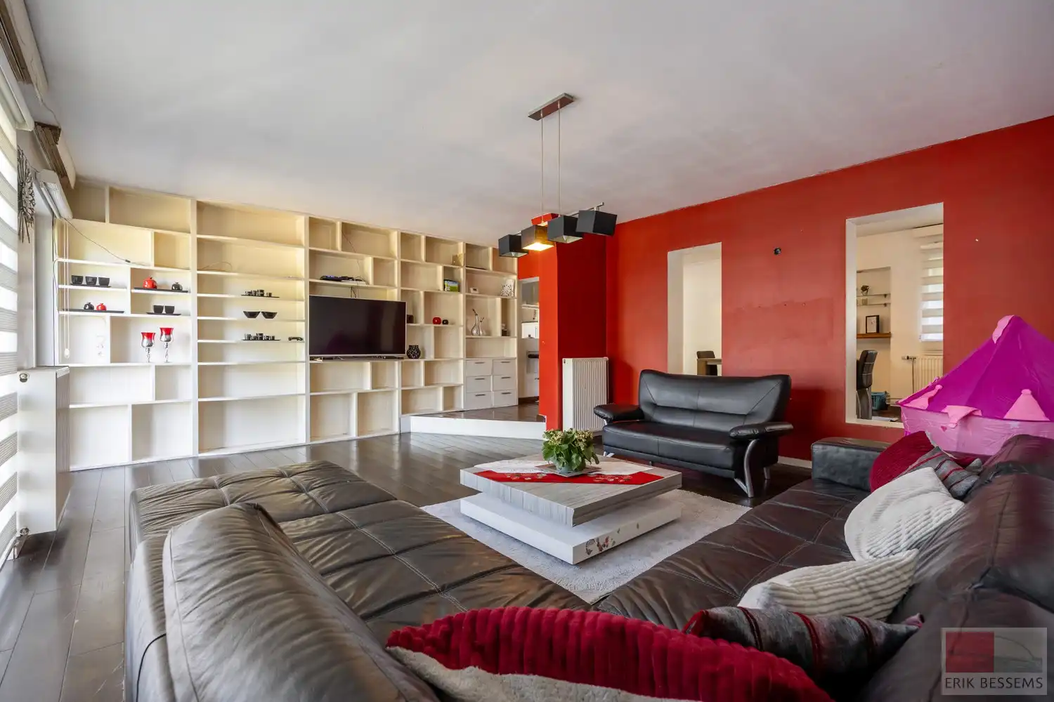 Op te frissen, vrijstaande woning met veel potentieel op royaal perceel van 1080 m², deze te moderniseren woning combineert een bewoonbare oppervlakte van 199 m² foto 6