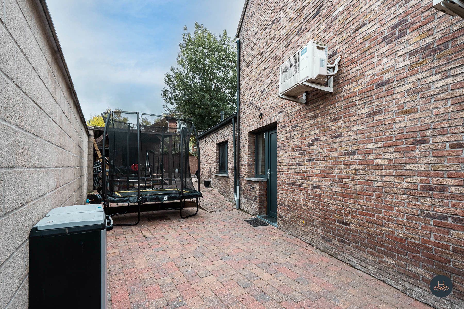 Instapklare halfopen bebouwing op einde doodlopende straat foto 3