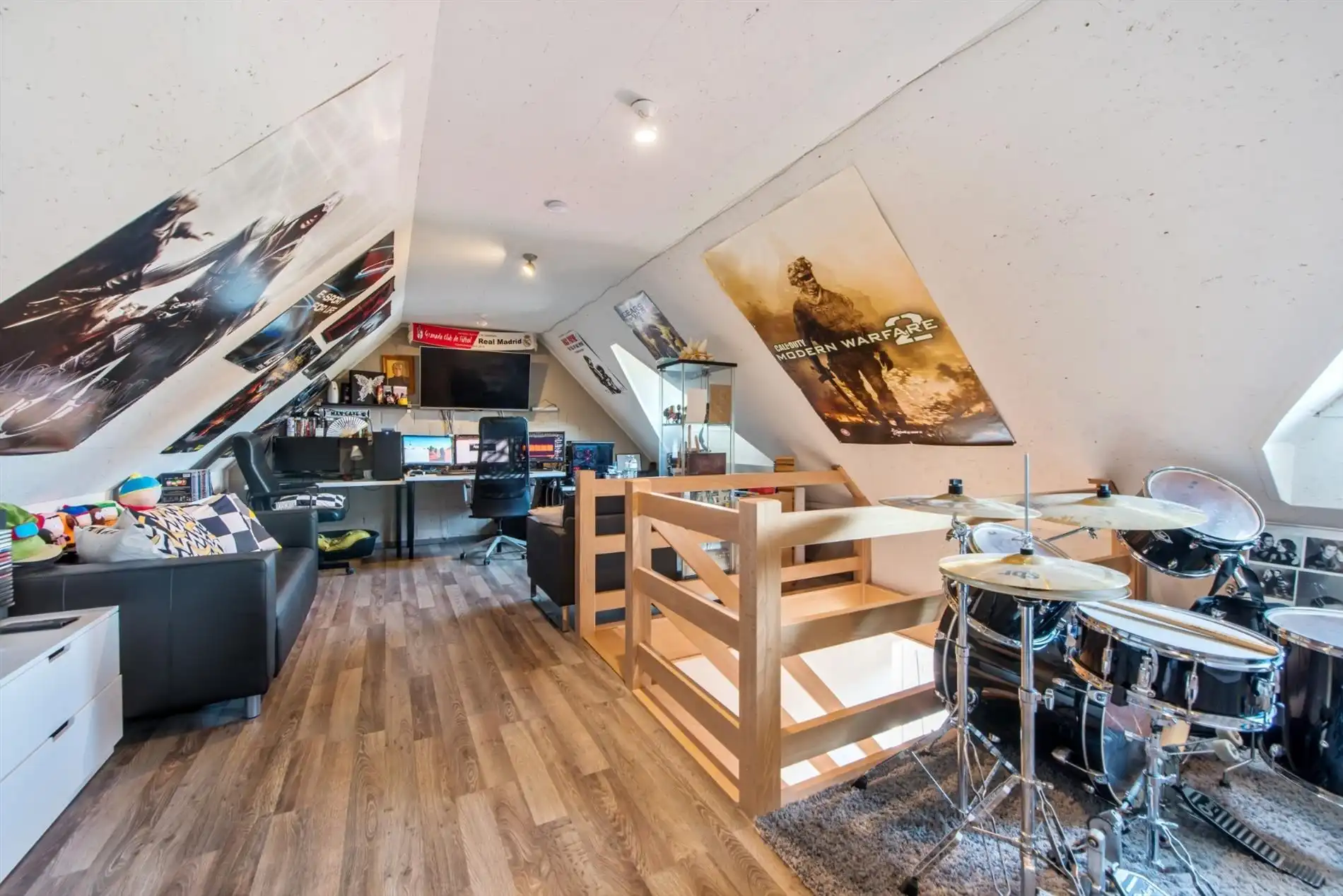 Rustig gelegen, verrassend ruime woning met 3 slaapkamers foto 16