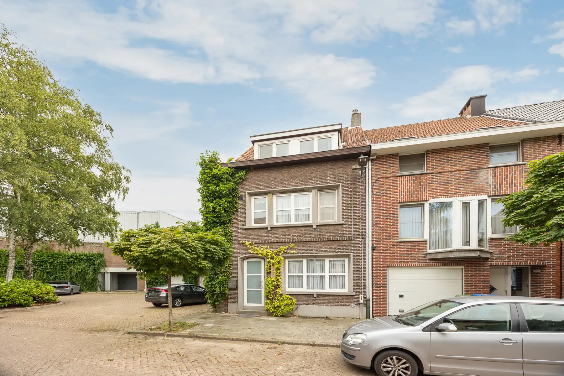 Instapklare gezinswoning met 4 slp, 2 badk en zonnige tuin foto {{pictureIndex}}