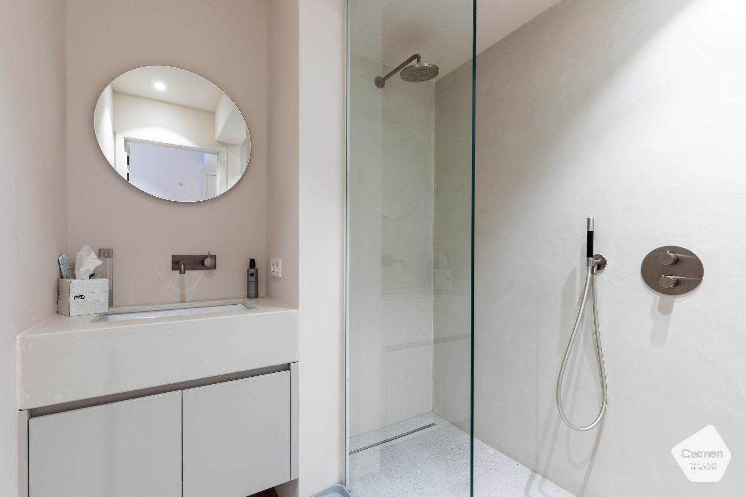 Luxueus tweeslaapkamer appartement met lateraal zeezicht! foto 8