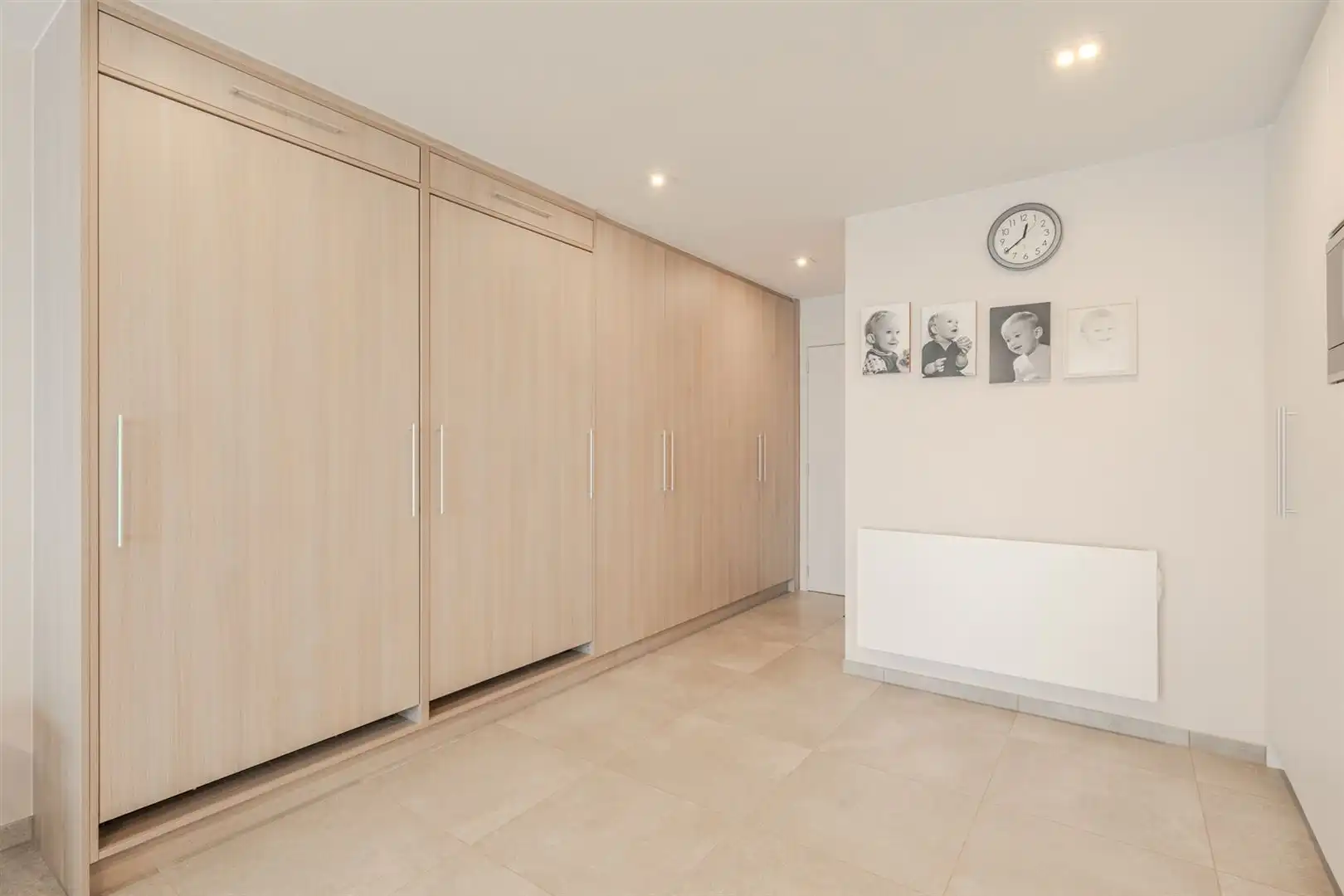 Moderne instapklare studio foto 9