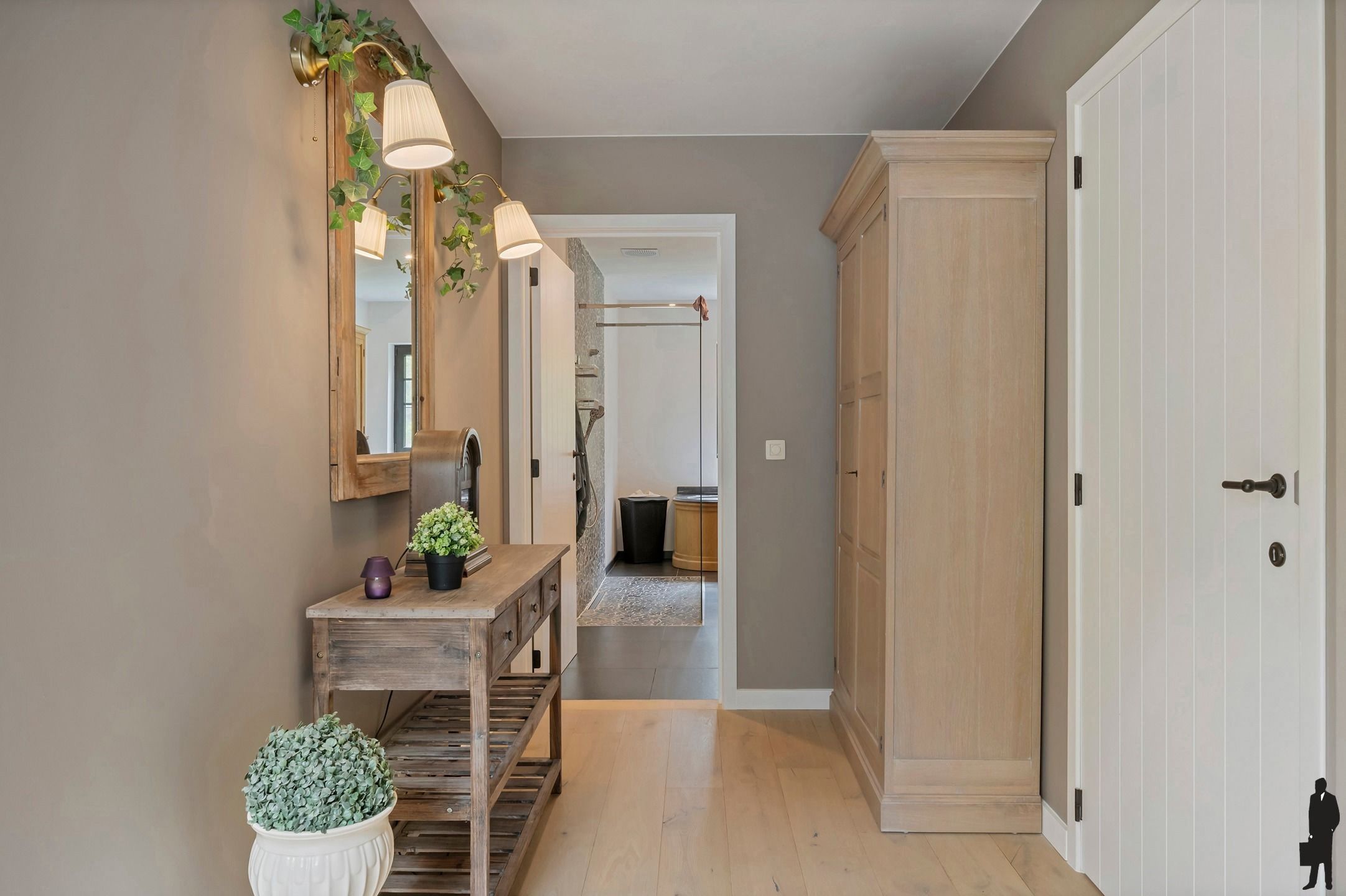 Volledige gerenoveerde villa te koop foto 54